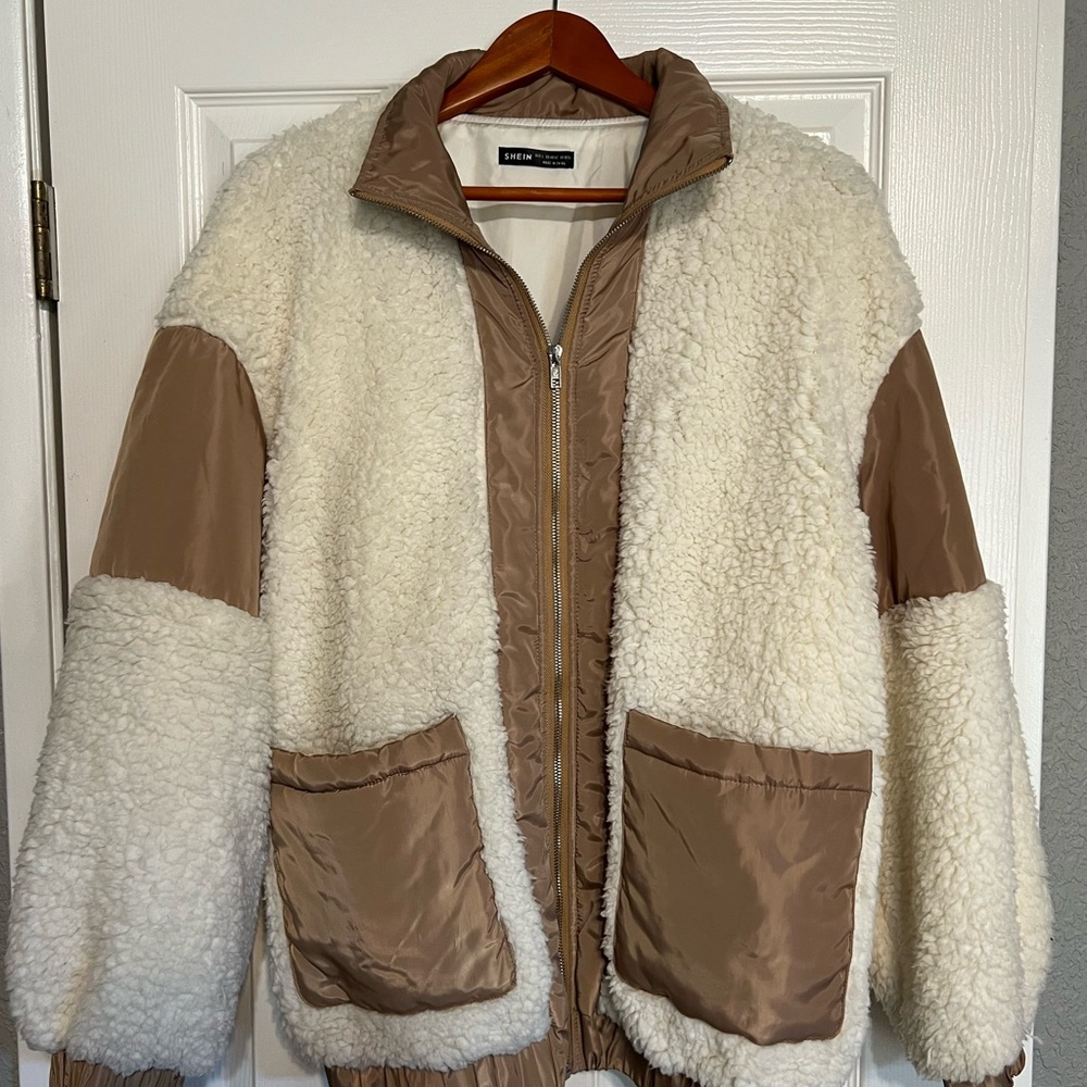 SHEIN Cream and Tan Soft Sherpa Zip-Up Jacket